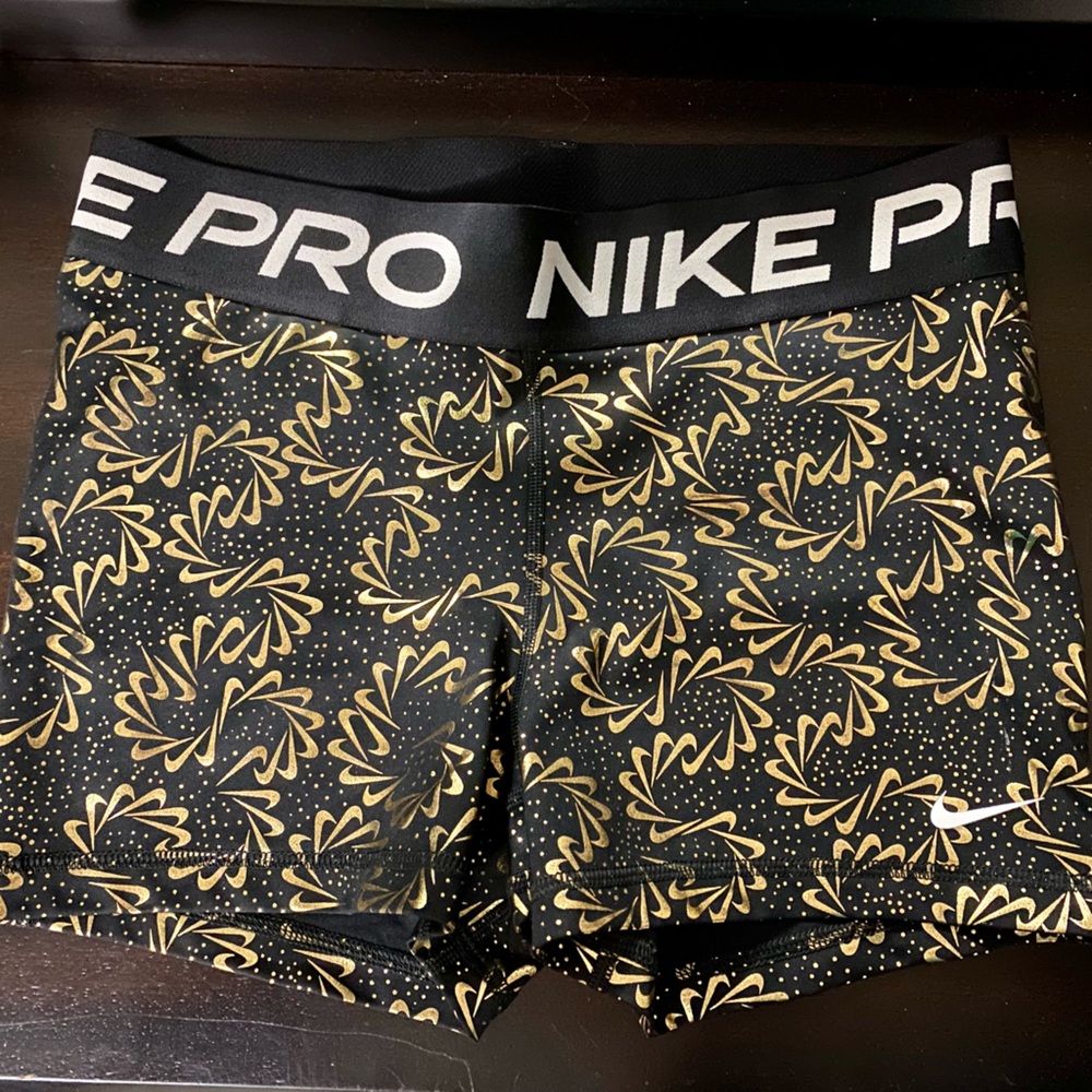 Nike pro spandex! Like new. Never worn to tight but ripped tag off before hand